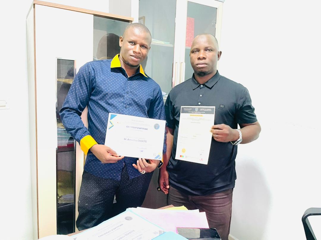 Remise de certificats d'aptitude aux agents W.A.T Sécurité
